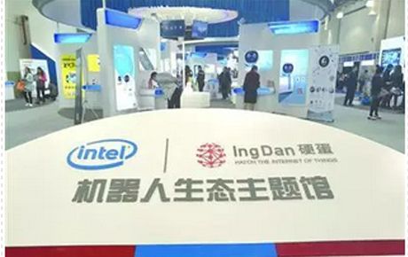 Line-Core m少年派機器人征戰上海創博會圓滿結束